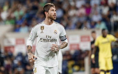 欧亿电竞独家-B费庆祝时与队友狂欢